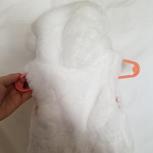 First Impressions Bear Hooded White Faux Fur Vest 18 Months - Picture 2 of 12